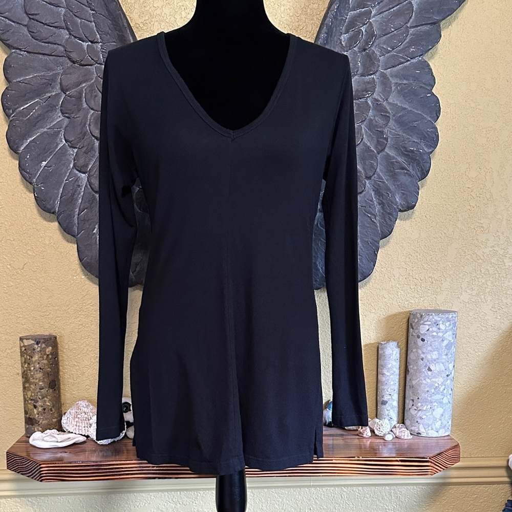 Smash + Tess Black V-Neck longsleeve Top